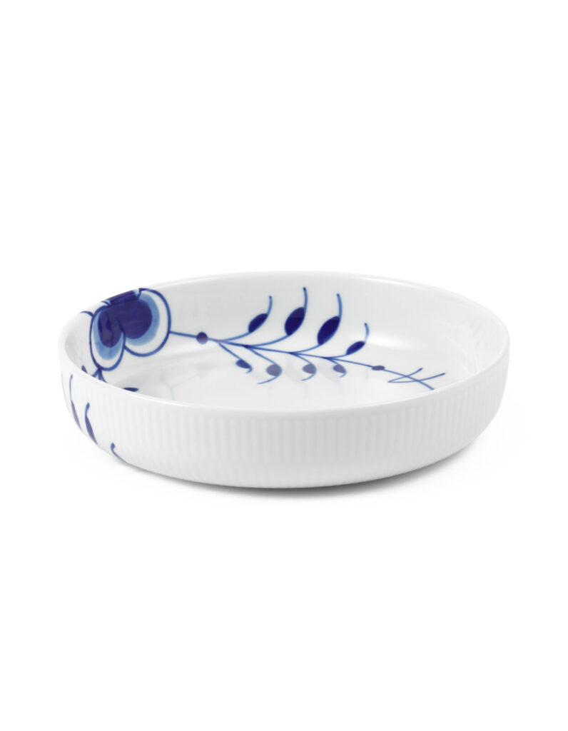 1071674_Blue_Mega_Ovenware_Round_185cm_1-aspect-ratio-1500-1930