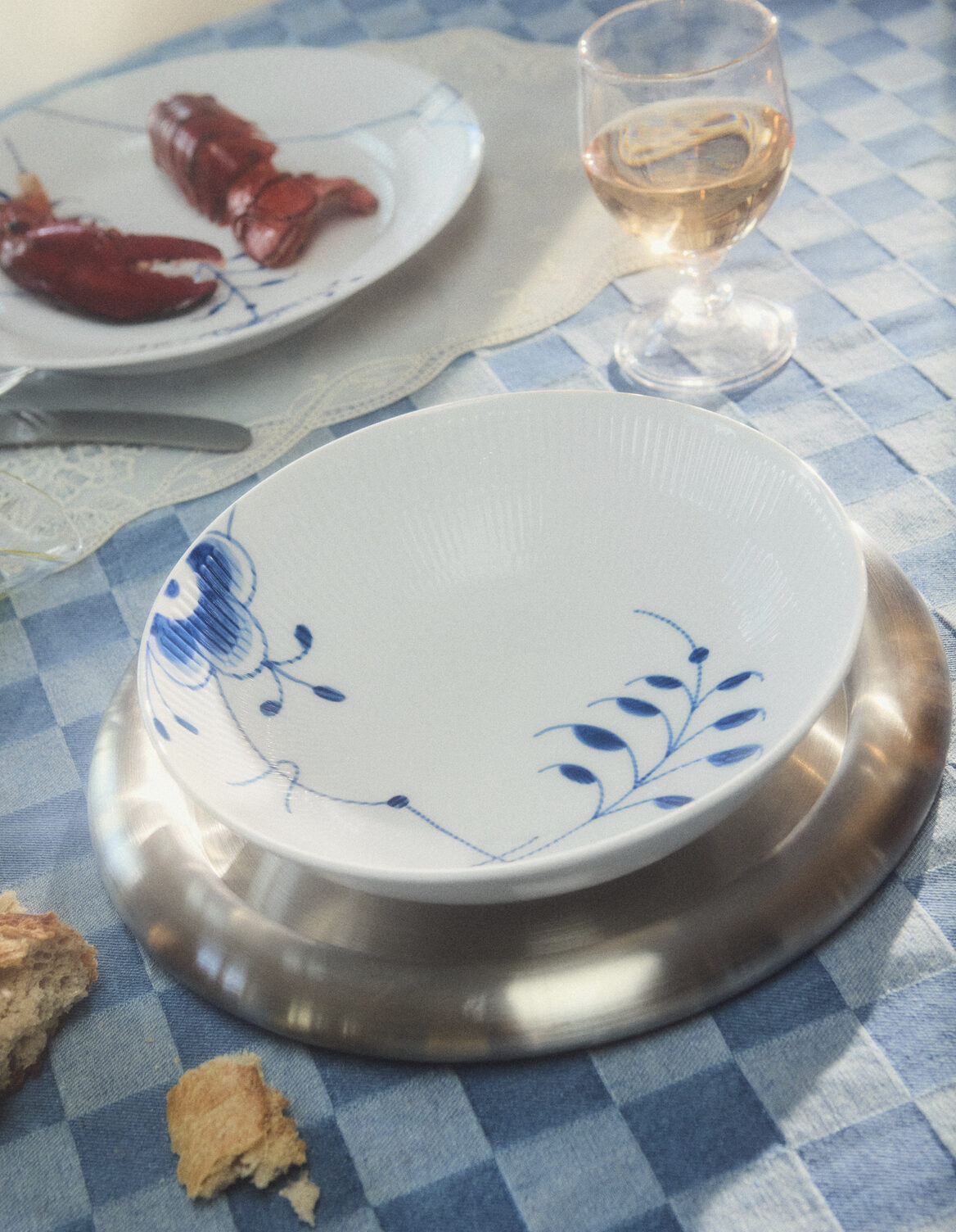 S1_2025_Line_Extensions_Blue_Fluted_Mega_Bowl_110cl_Plate_dec.9_27cm_01_72dpi-aspect-ratio-1500-1930